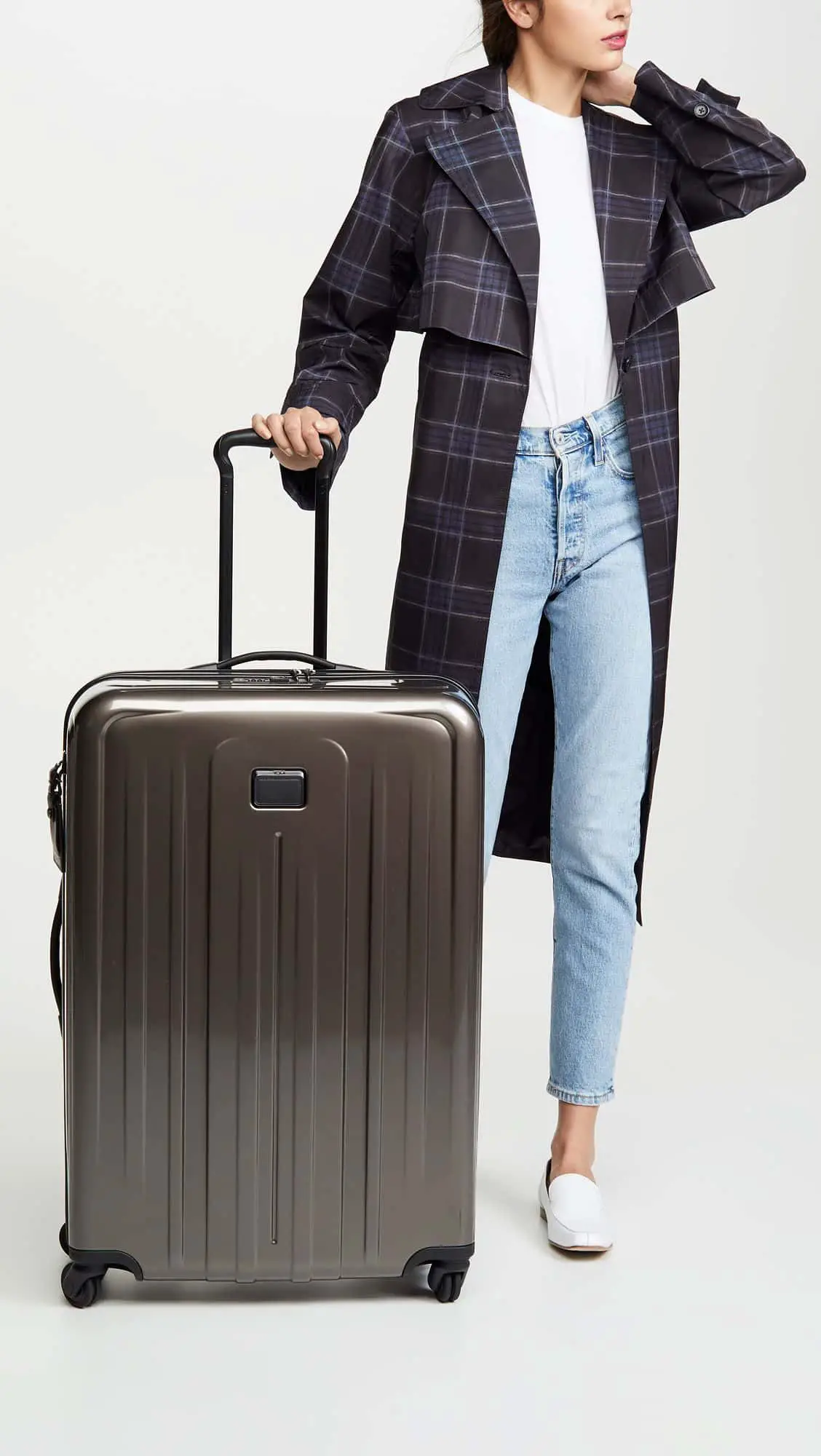 How to Charge a Tumi Smart Suitcase - Luggage Unpacked