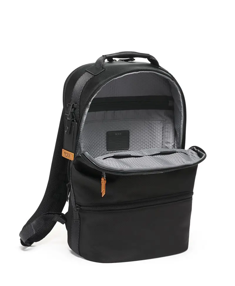 Essential Backpack · 0232655D · TUMI Centro América